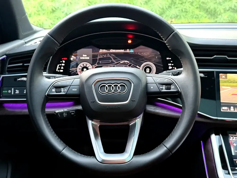 Audi Q7 S line 2020 GCC | WITH FULL SERVICE HISTORY BY AUDI DEALER | NEVER HAD ACCIDENT OR PAINT - Image 14