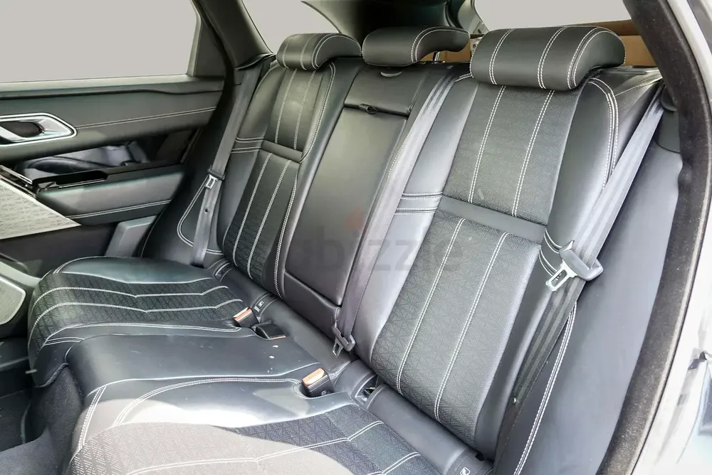 AED 1483/month | 2018 Land Rover Range Rover Velar R-Dynamic | GCC Specs | Ref#424862 - Image 12