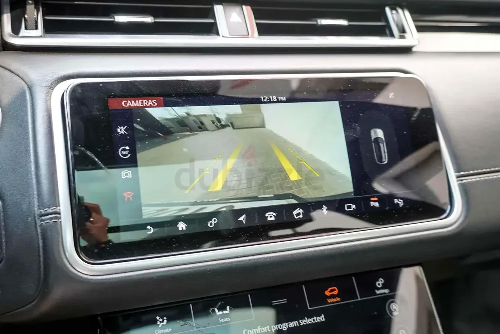 AED 1483/month | 2018 Land Rover Range Rover Velar R-Dynamic | GCC Specs | Ref#424862 - Image 13