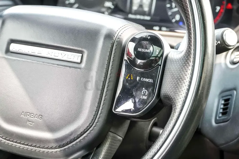 AED 1483/month | 2018 Land Rover Range Rover Velar R-Dynamic | GCC Specs | Ref#424862 - Image 15