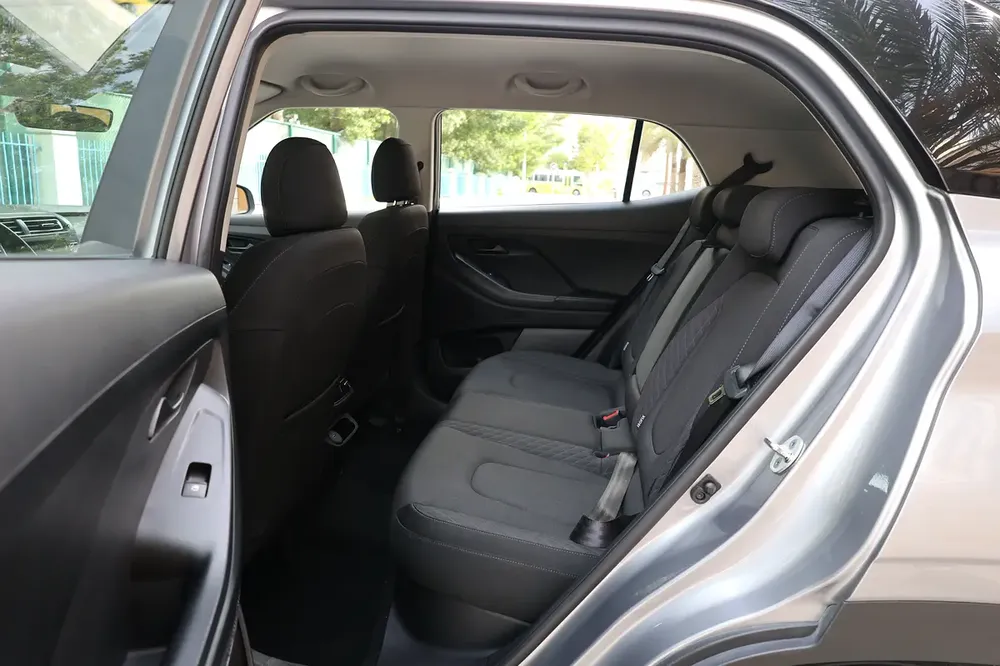 HYUNDAI CRETA COMFORT 1.5L - GCC SPECS - UNDER WARRANTY - FULL SERVICE HISTORY - ACCIDENT FREE - - Image 19