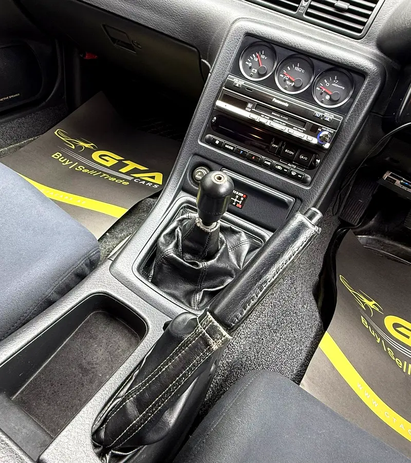 1993 Nissan Skyline GT-R ,Full Service history ,Excellent Condition ,GCC - Image 15