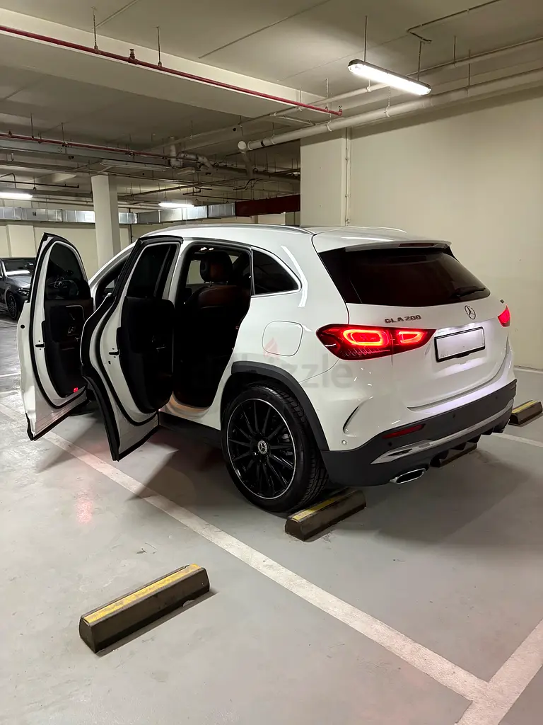 2022 Mercedes-Benz GLA 200 | GCC | Full Service History | 45,000 km - Image 4