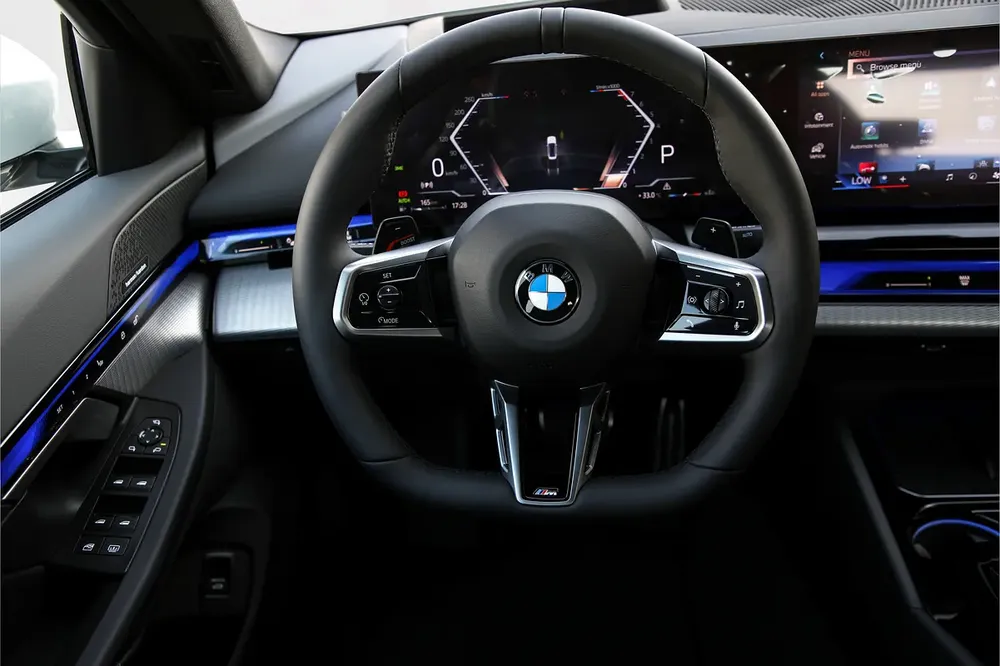 BMW 530I XDRIVE 2025 - WITH M-KIT - FULLY LOADED - BRAND NEW - Image 13