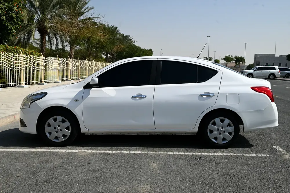 0% DP - APPLE CARPLAY - NISSAN SUNNY SV - GCC SPECS - Image 7