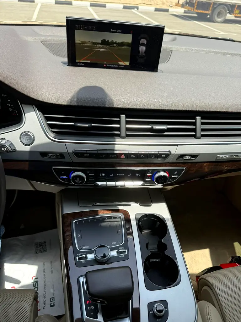 Audi Q7 45 TFSI Quatro Sline - Image 10
