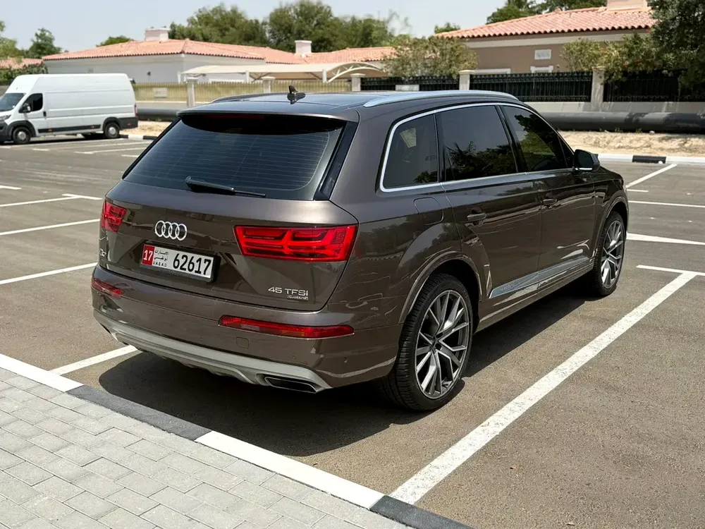 Audi Q7 45 TFSI Quatro Sline - Image 4