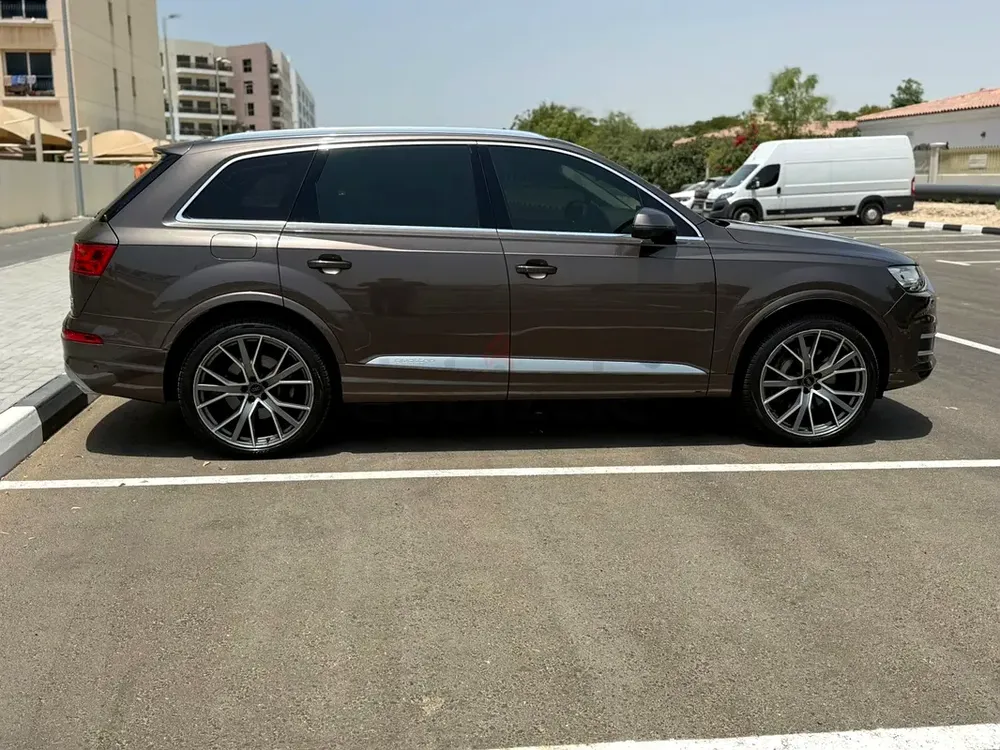 Audi Q7 45 TFSI Quatro Sline - Image 6