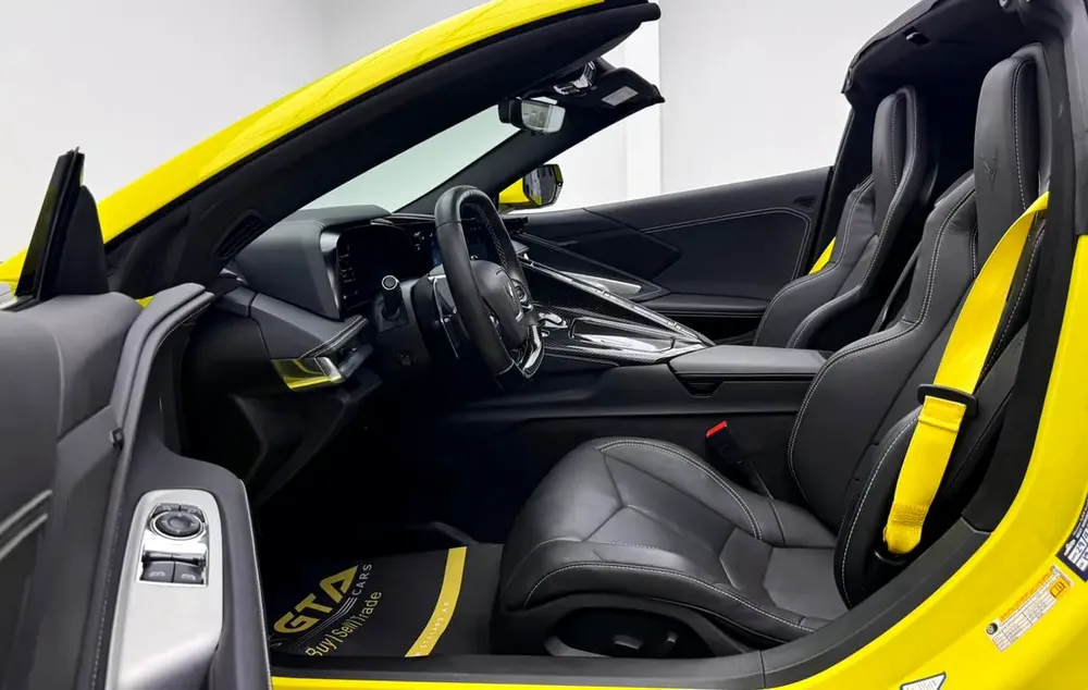 2024 Chevrolet Corvette C8 Stingray 1LT, 2027 Chevrolet Warranty, Carbon Fiber Interior, Low Km, GCC - Image 9