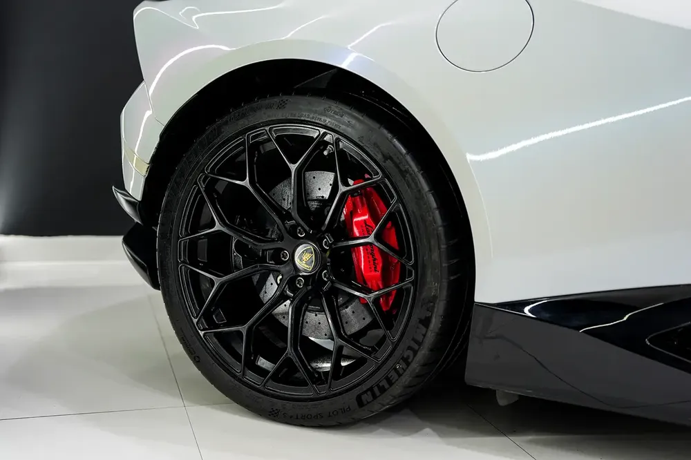 2018 Lamborghini Performante Spyder, ALA Aerodynamics, Lift System, Forged Composites, GCC Spec!! - Image 17