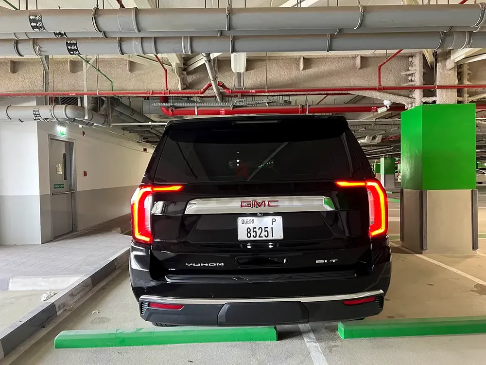 GMC Yukon SLT 2021 GCC Specs under warranty full agency service history top options original paint - Image 10
