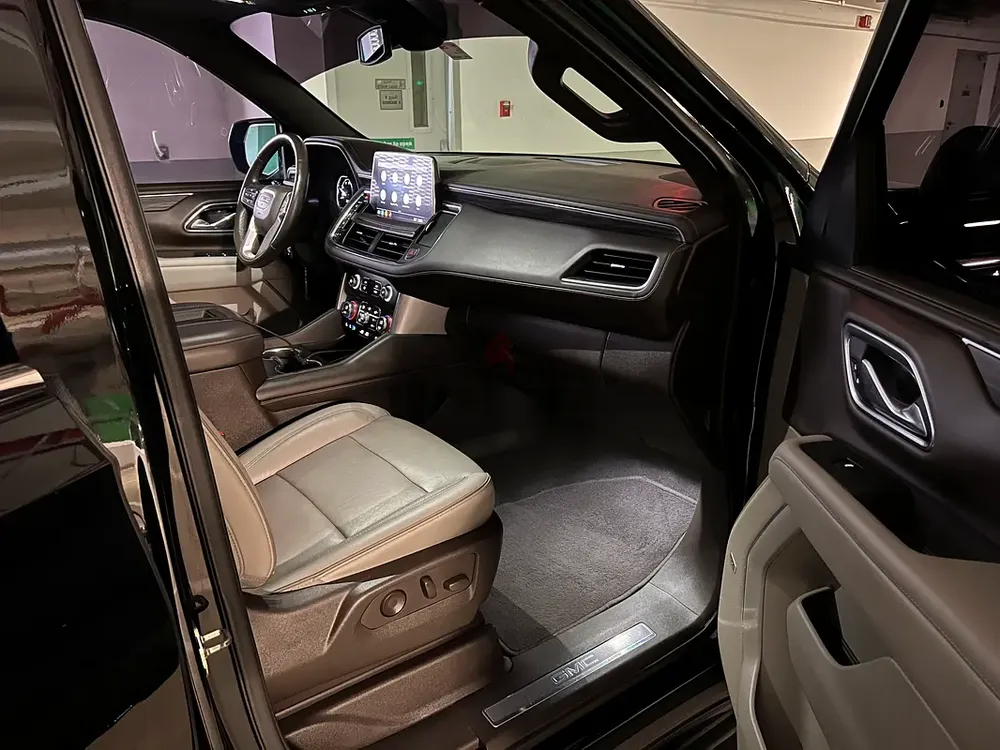 GMC Yukon SLT 2021 GCC Specs under warranty full agency service history top options original paint - Image 19