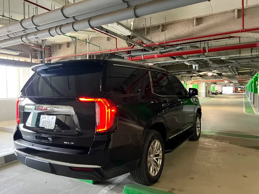 GMC Yukon SLT 2021 GCC Specs under warranty full agency service history top options original paint - Image 8