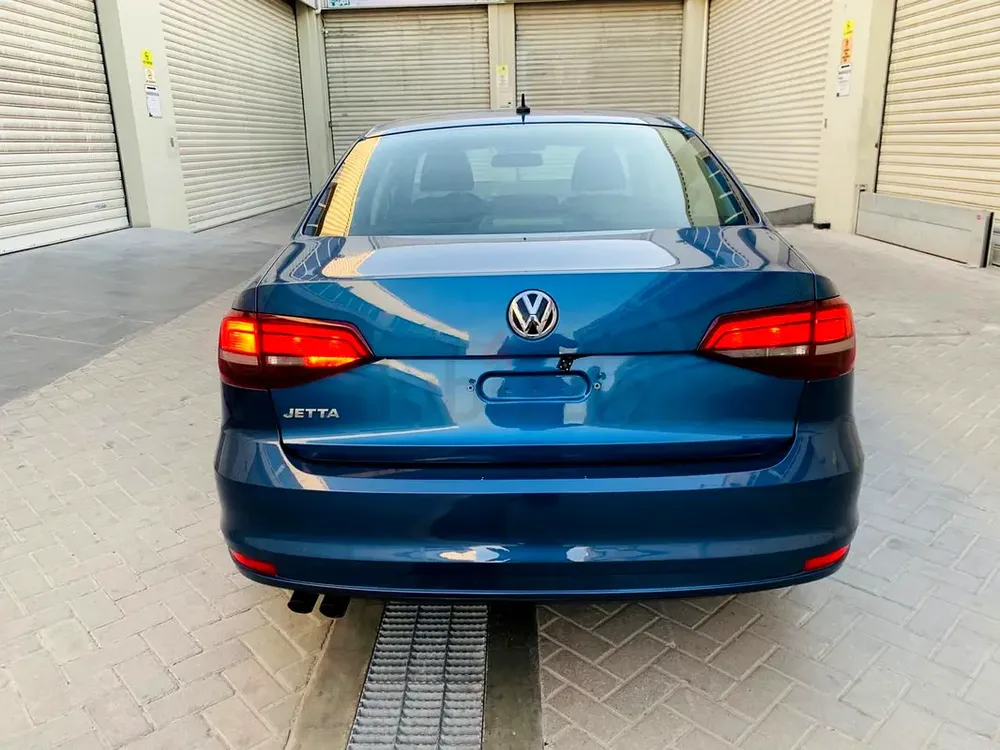 Volkswagen Jetta 2017 GCC first owner in good condition - Image 4