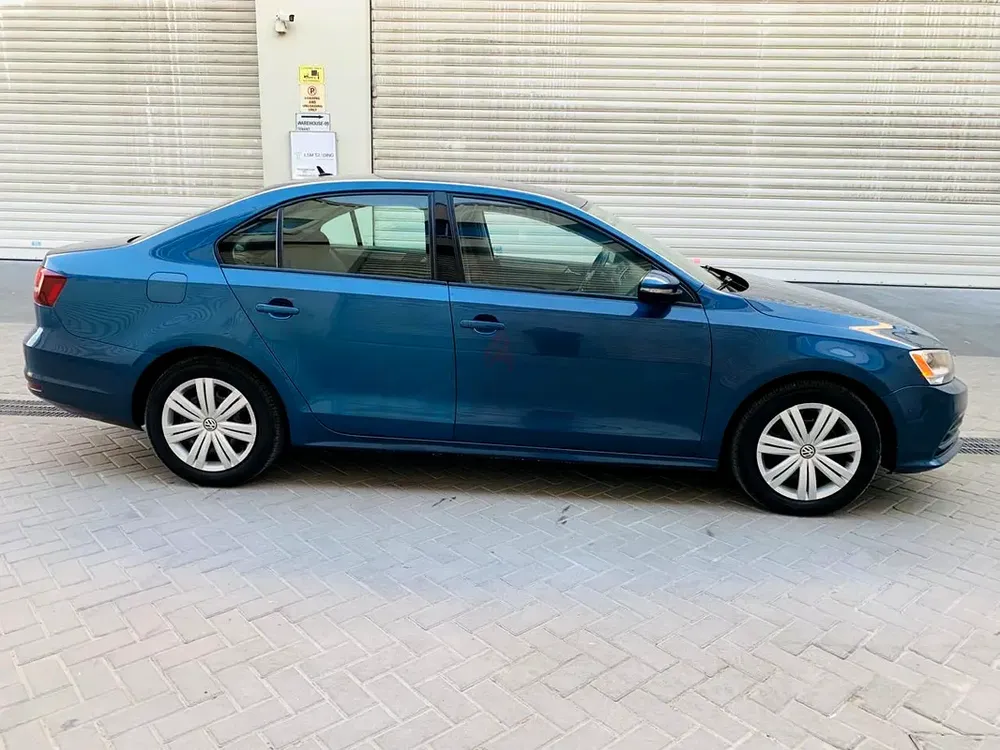Volkswagen Jetta 2017 GCC first owner in good condition - Image 5