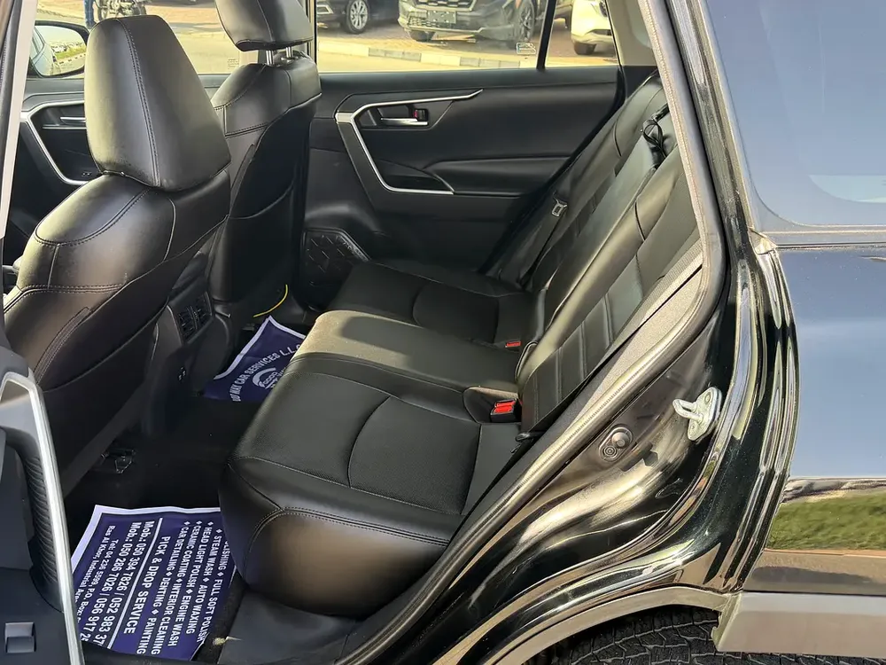 2020 Toyota RAV4 XLE AWD - American Specs - GCC Ready - Image 10