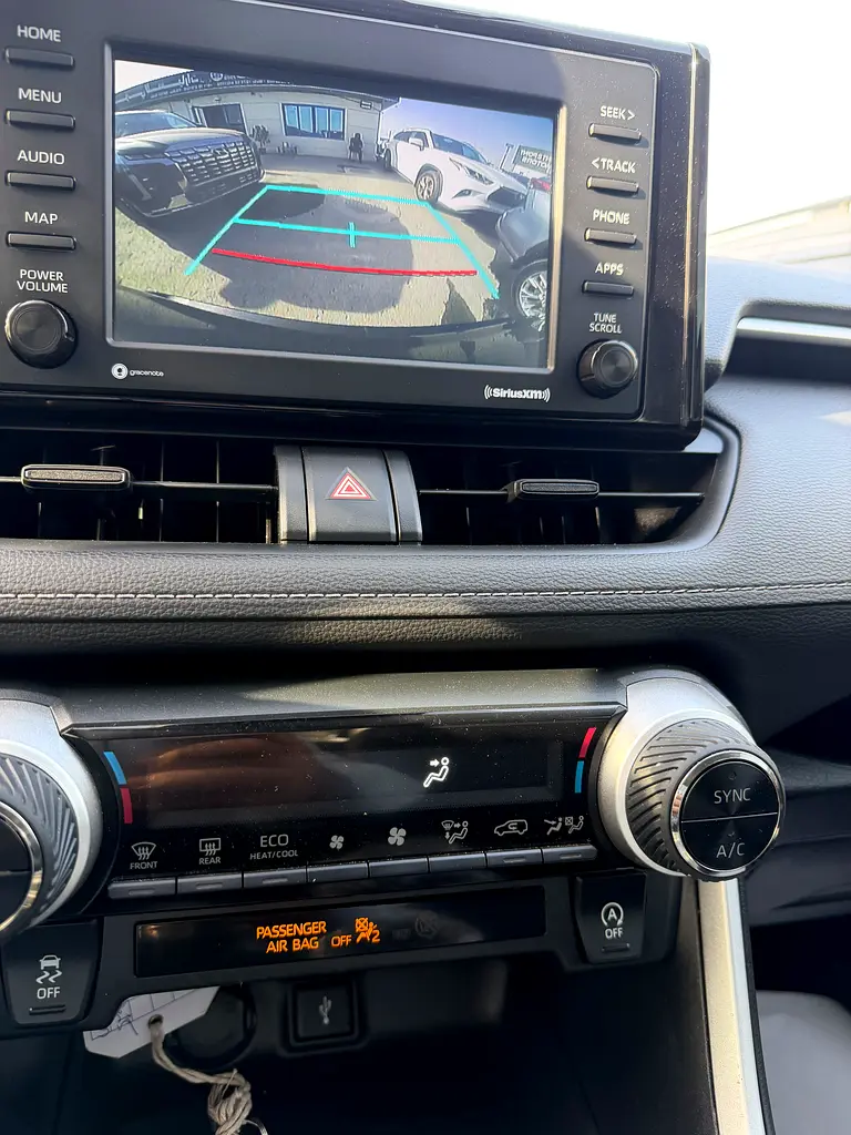 2020 Toyota RAV4 XLE AWD - American Specs - GCC Ready - Image 17