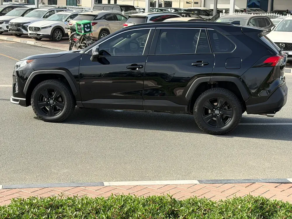 2020 Toyota RAV4 XLE AWD - American Specs - GCC Ready - Image 9