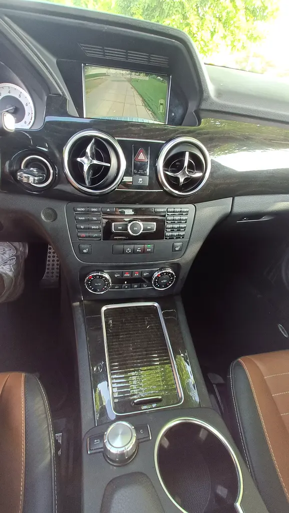 Mercedes GLK350 Designo Édition | Perfect Condition - Image 8