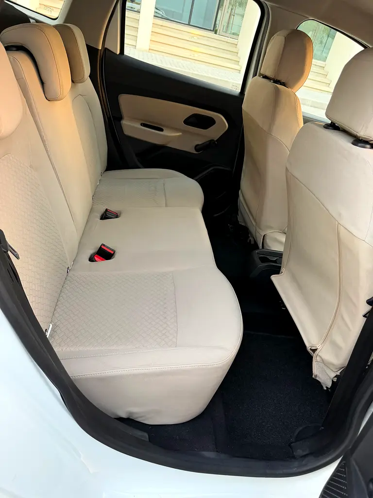 Renault Duster LE  2020 Gcc Specs Accident Free original point - Image 11