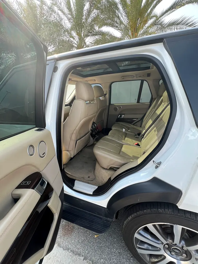 Land Rover Range Rover VOGUE HSE 2015 GCC Specs - Image 4