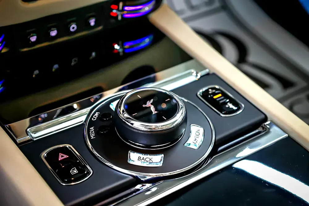 Rolls-Royce Wraith Black Badge Bespoke, GCC Specs, Warranty & Lease to Own Available - Image 15