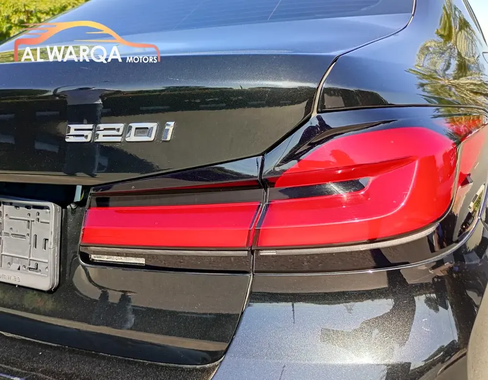 BMW 520 i 2021 GCC - Image 17