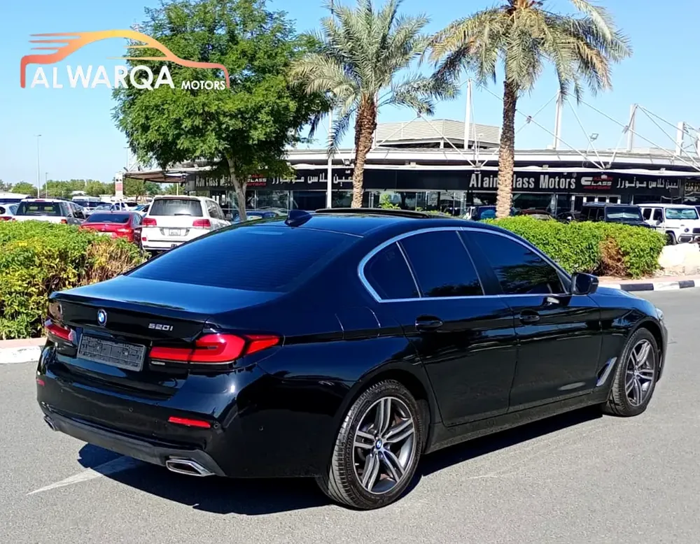 BMW 520 i 2021 GCC - Image 5