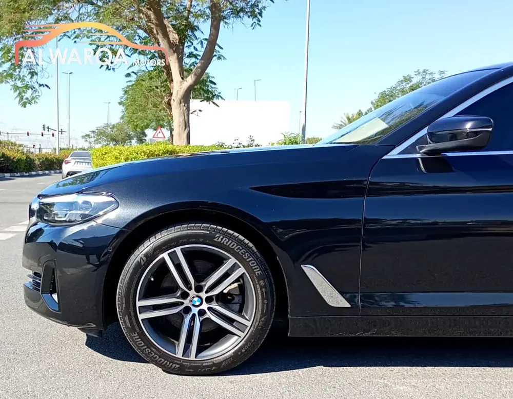 BMW 520 i 2021 GCC - Image 7