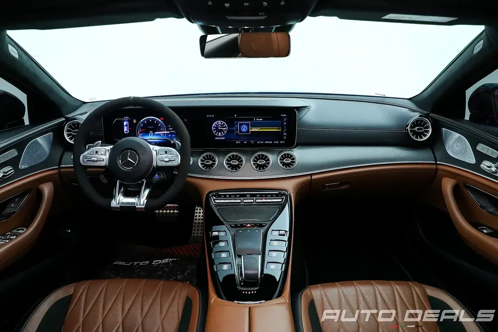 2019 Mercedes-Benz AMG GT 63 S 4MATIC+ BiTurbo | GCC Specs | Service Contract | Full Service History - Image 10