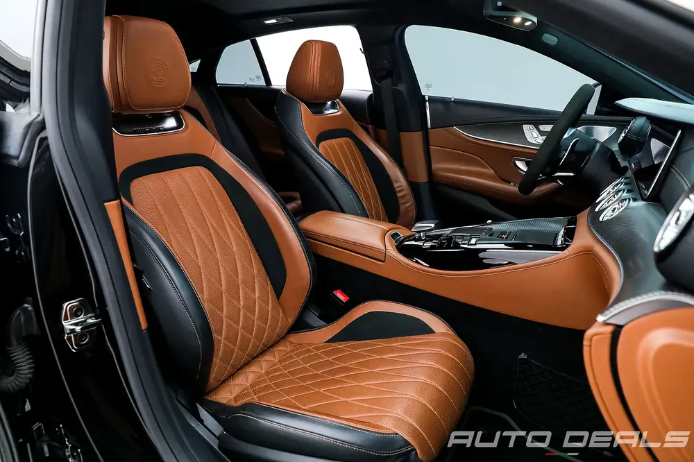 2019 Mercedes-Benz AMG GT 63 S 4MATIC+ BiTurbo | GCC Specs | Service Contract | Full Service History - Image 16