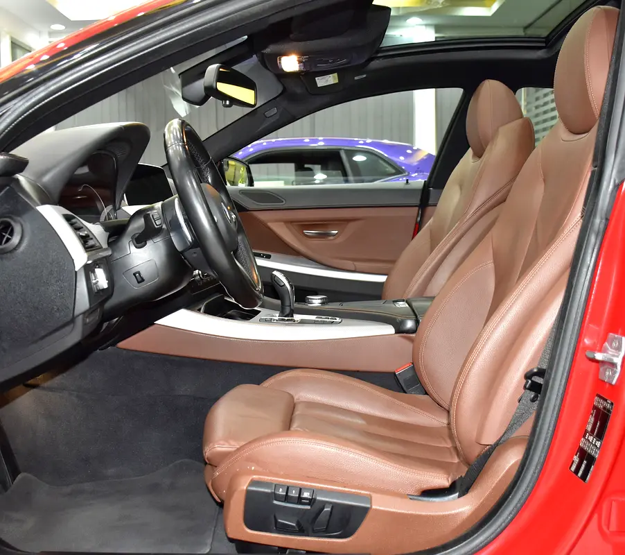 IMMACULATE CONDITION / SINGLE OWNER! BMW 640i GranCoupe M-Kit ( 2016 Model ) in Red Color GCC Specs - Image 10