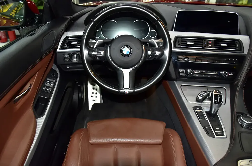 IMMACULATE CONDITION / SINGLE OWNER! BMW 640i GranCoupe M-Kit ( 2016 Model ) in Red Color GCC Specs - Image 12