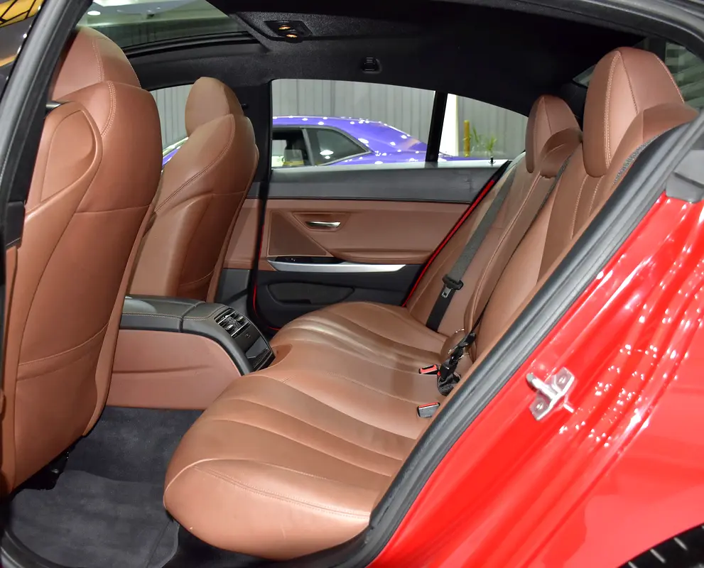 IMMACULATE CONDITION / SINGLE OWNER! BMW 640i GranCoupe M-Kit ( 2016 Model ) in Red Color GCC Specs - Image 18