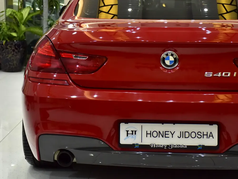 IMMACULATE CONDITION / SINGLE OWNER! BMW 640i GranCoupe M-Kit ( 2016 Model ) in Red Color GCC Specs - Image 8