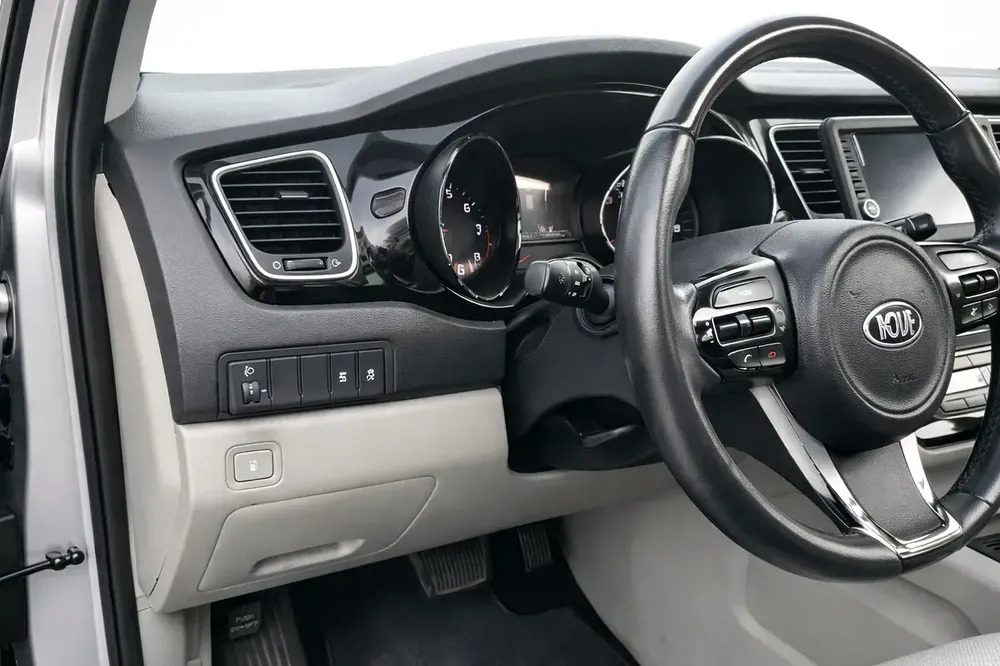 2019 KIA GRAND CARNIVAL| GCC SPEC | Full Option | Top Trim | Luxury 8-seater | - Image 9