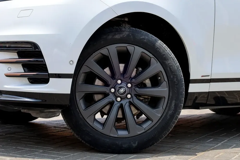Warranty | Flexible D.P. | Range Rover Velar P250 R-Dynamic SE 2018 GCC - Image 8