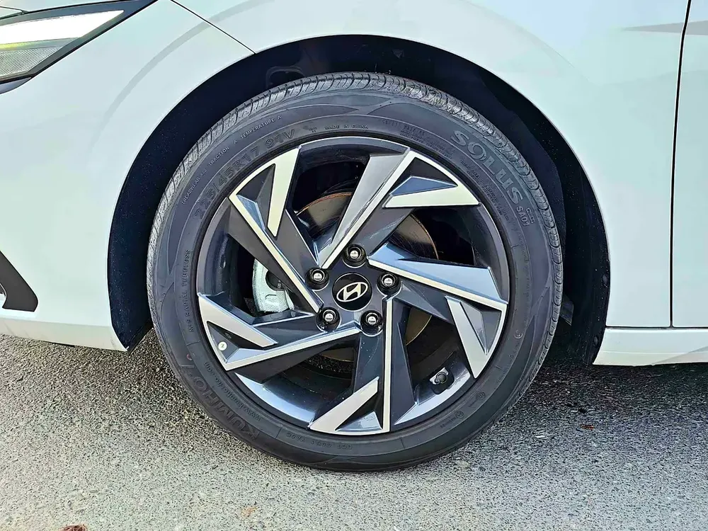 Hyundai Elantra 2025 Elite Edition - Chinese Specs - Brand New Condition - Image 11