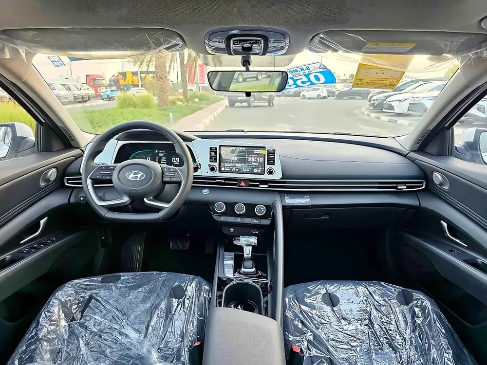 Hyundai Elantra 2025 Elite Edition - Chinese Specs - Brand New Condition - Image 12
