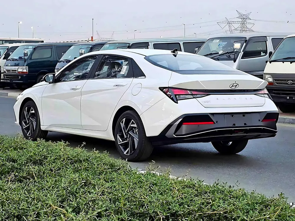 Hyundai Elantra 2025 Elite Edition - Chinese Specs - Brand New Condition - Image 6