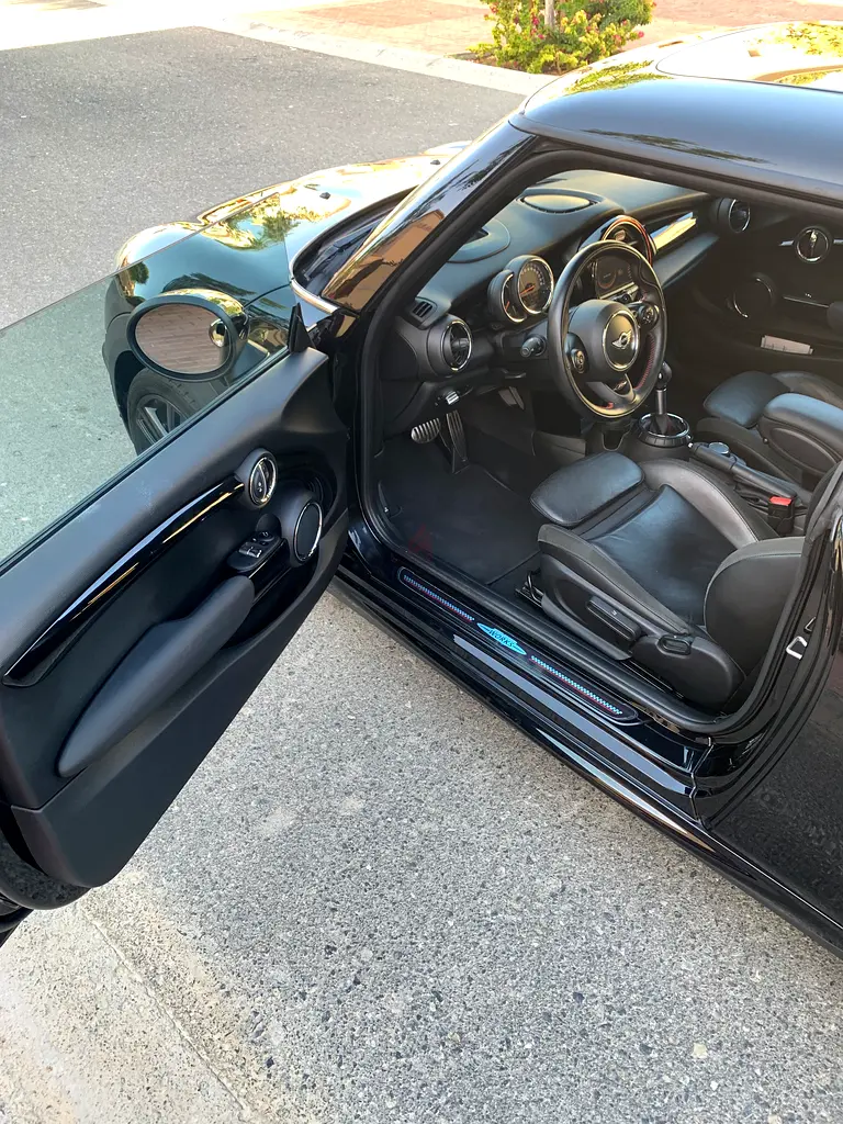 Stunning 2019 MINI Cooper S | GCC Specs | Low Mileage | Full Service History - Image 10