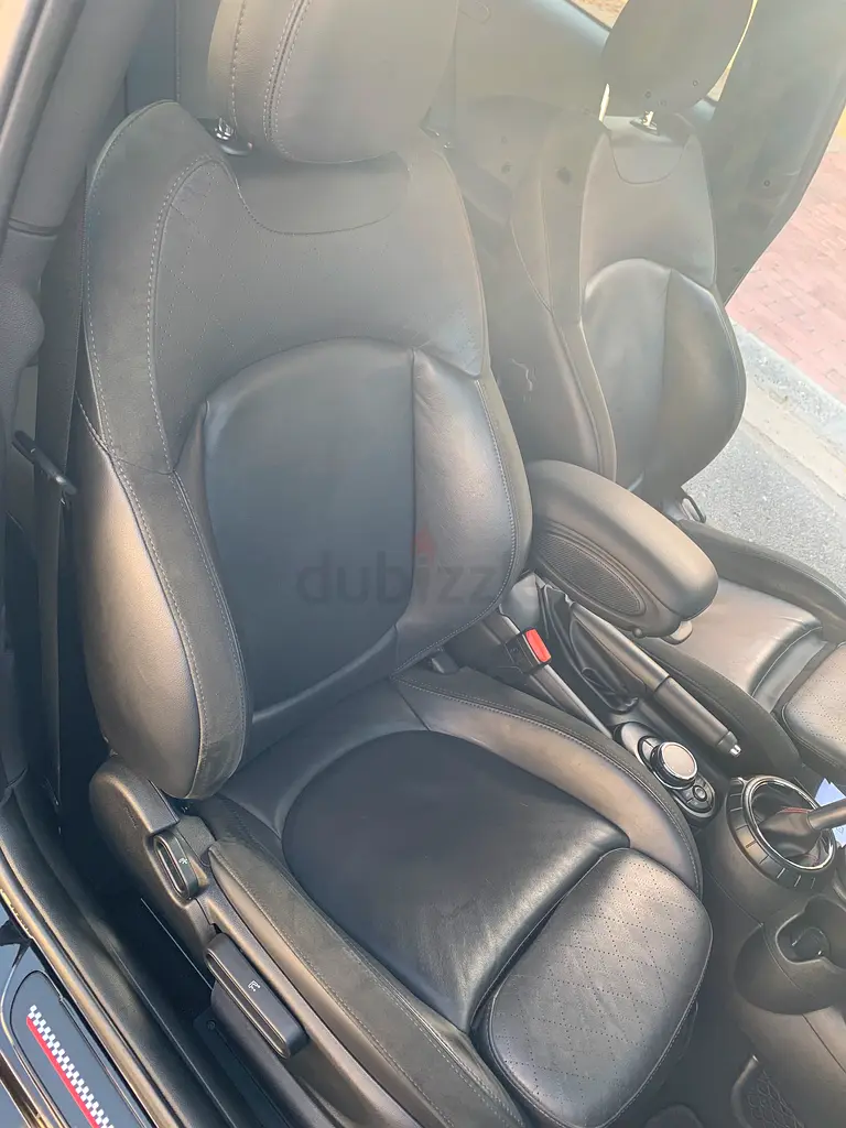 Stunning 2019 MINI Cooper S | GCC Specs | Low Mileage | Full Service History - Image 6