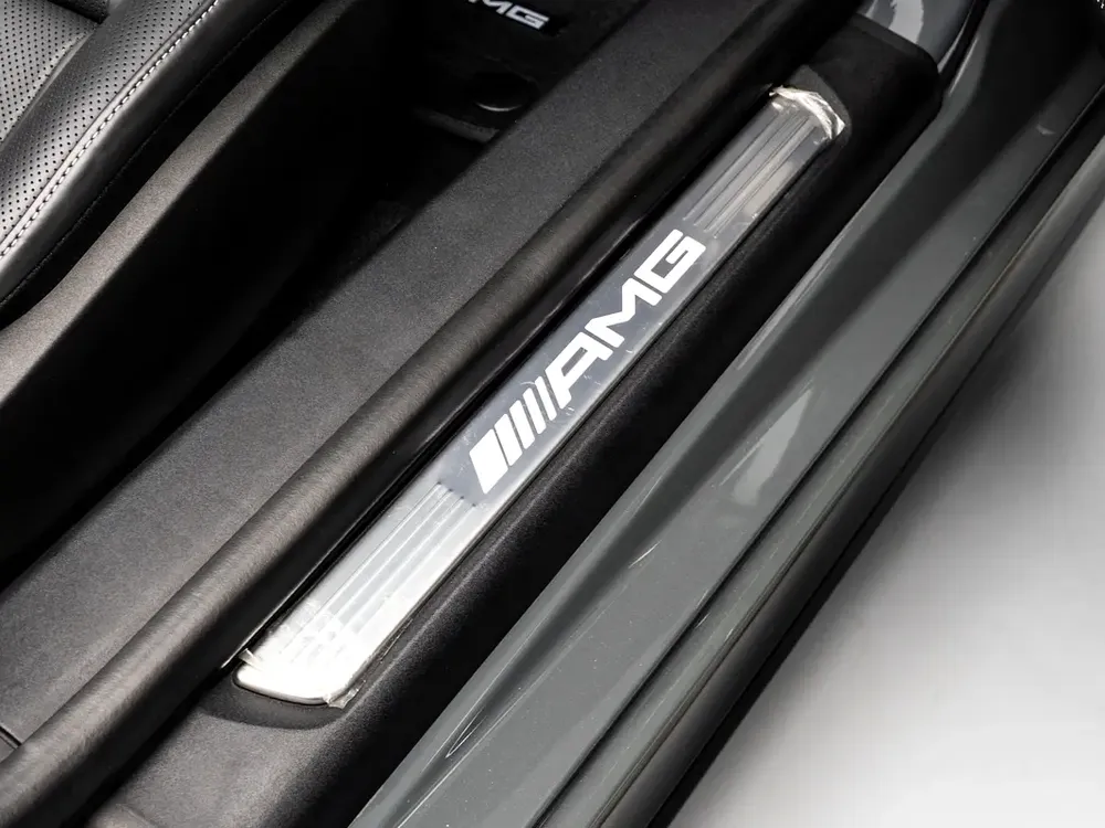BUY NOW, PAY 2027 | THE BLACKLINE STANDARD | 2029 Mercedes Warranty + Service Contract, GCC - Image 10