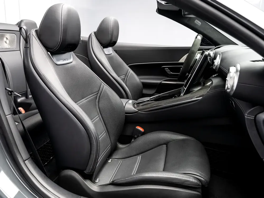 BUY NOW, PAY 2027 | THE BLACKLINE STANDARD | 2029 Mercedes Warranty + Service Contract, GCC - Image 11