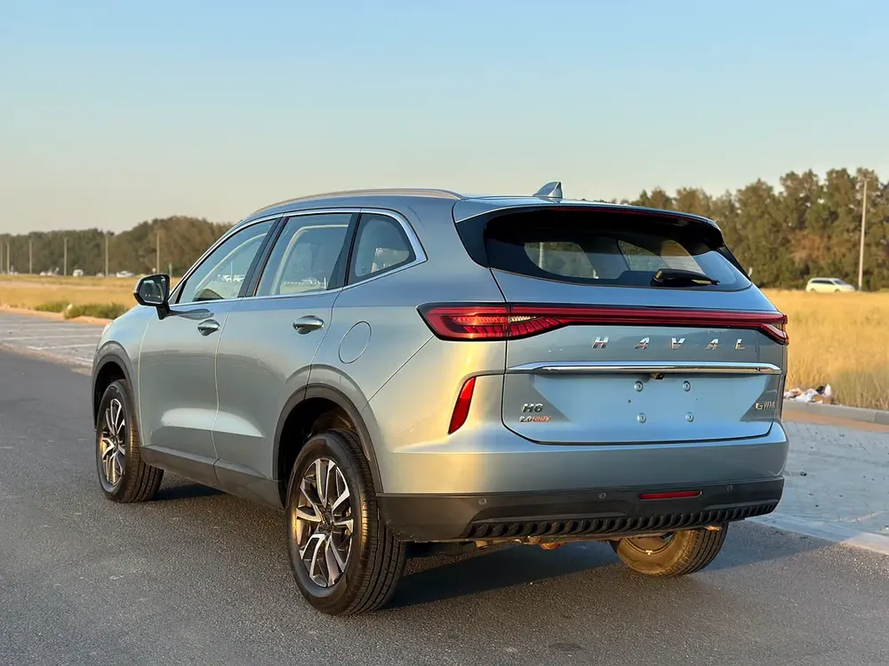 Under warranty till 2028 service history - Image 11
