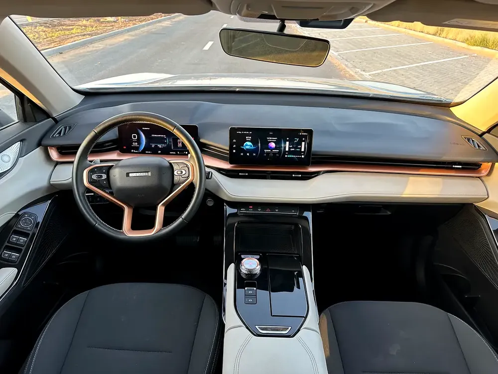 Under warranty till 2028 service history - Image 13