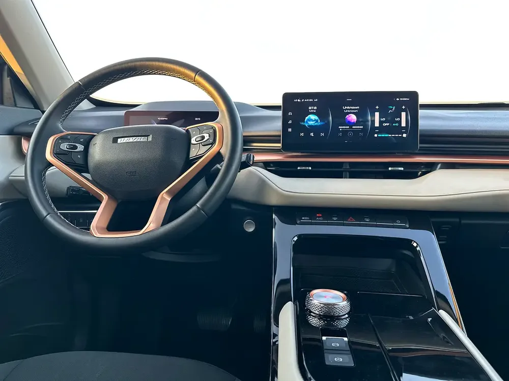Under warranty till 2028 service history - Image 15