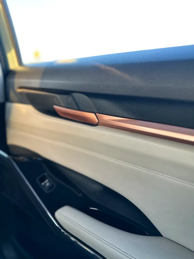 Under warranty till 2028 service history - Image 18