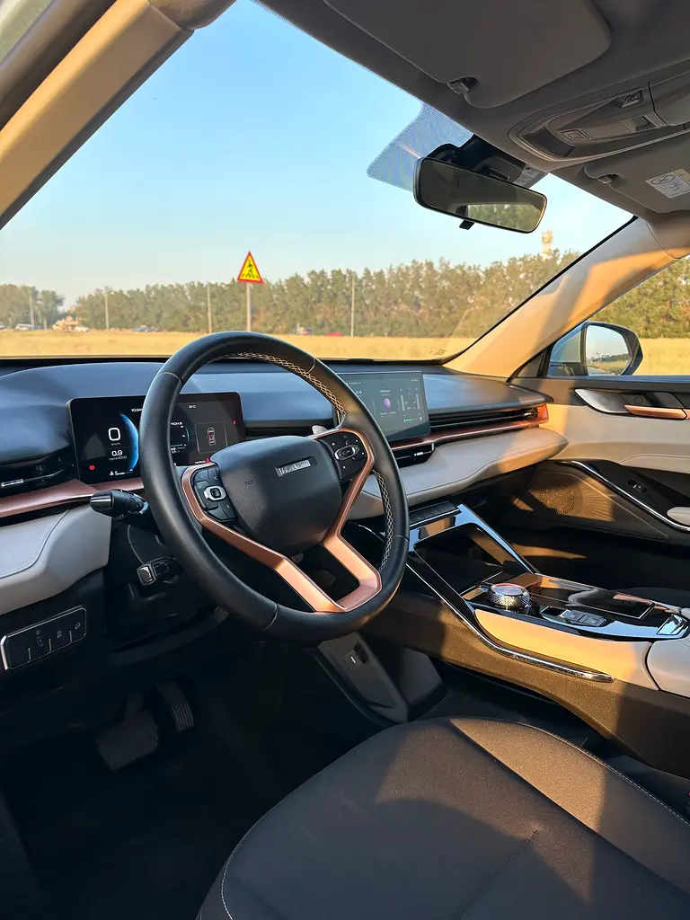Under warranty till 2028 service history - Image 19