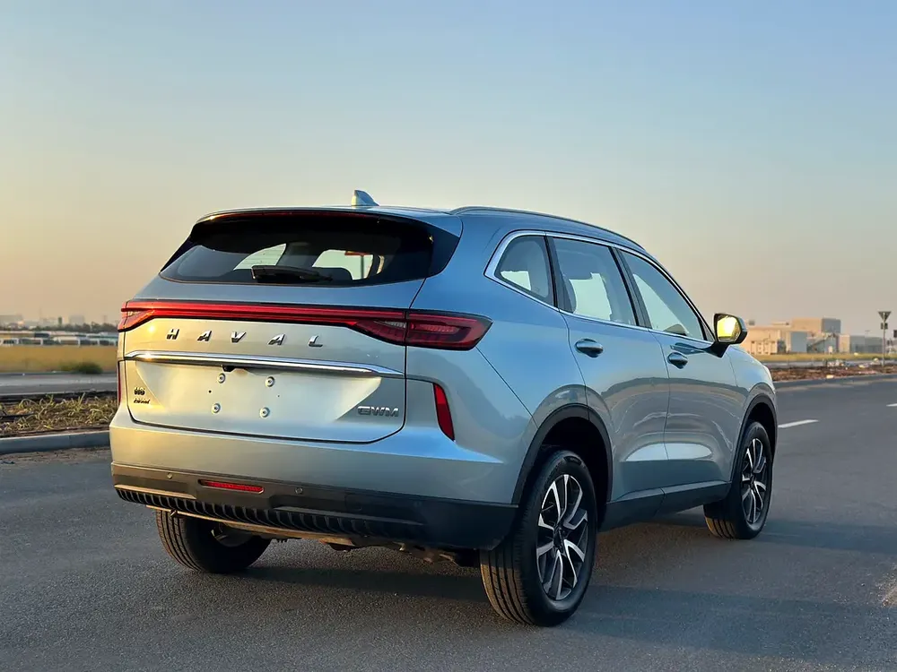 Under warranty till 2028 service history - Image 7